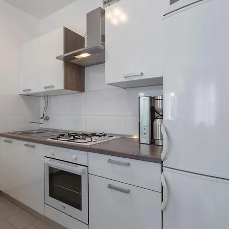 Lovely In With Kitchen *