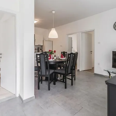 Lovely In With Kitchen